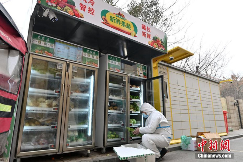 Торговый автомат с фруктами и овощами пользуется популярностью в городе Шицзячжуан