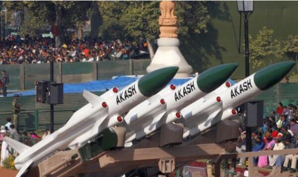 Индия провела успешные испытания ЗРК нового поколения "Акаш-НГ"