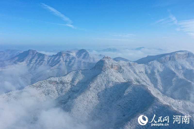 Снежный пейзаж парка Юньтайшань