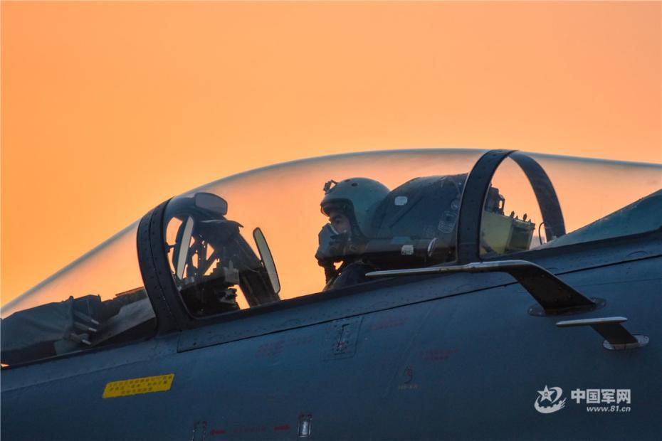 Бригада авиации ВВС на Восточном военном участке провела летные учения в дневное и ночное время