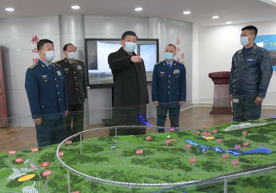 Си Цзиньпин проинспектировал подразделения ВВС, дислоцированные в пров. Гуйчжоу