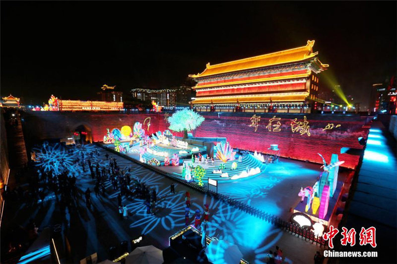 В городе Сиань зажглись праздничные фонари-2021