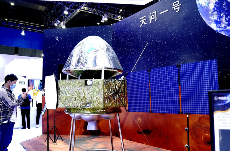 Китайский марсианский зонд "Тяньвэнь-1" совершил орбитальную коррекцию вокруг Марса