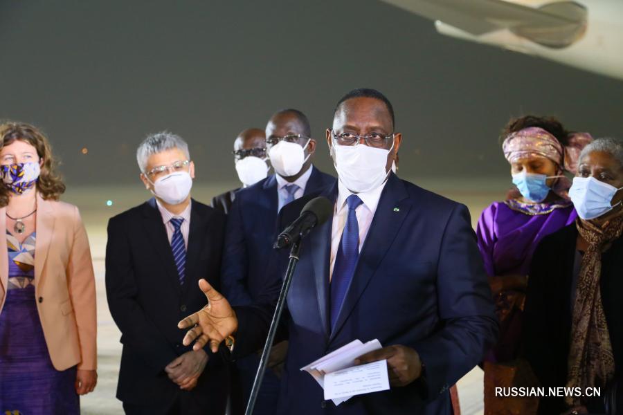 Сенегал получил первую партию китайской вакцины от COVID-19