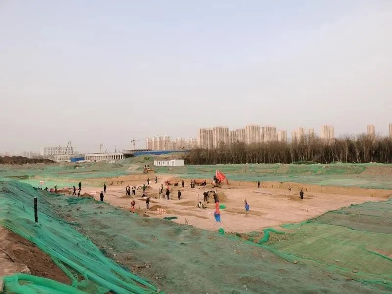 При строительстве 8-й линии метро в китайском городе Сиань найдены 1356 древних гробниц