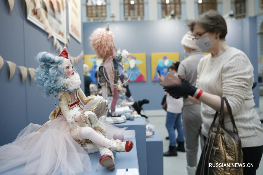В Москве проходит выставка "Искусство куклы"