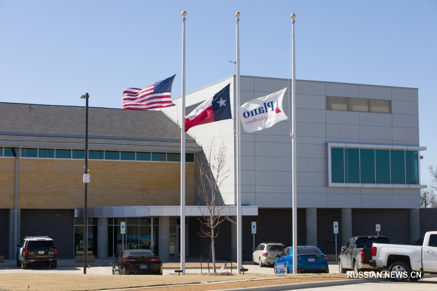 В США приспустили флаги в память о жертвах COVID-19