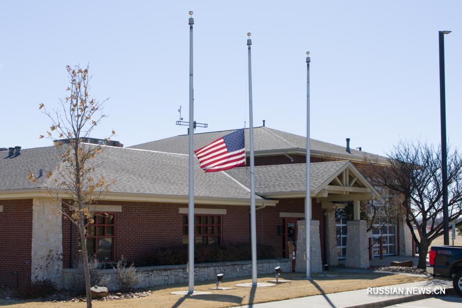В США приспустили флаги в память о жертвах COVID-19