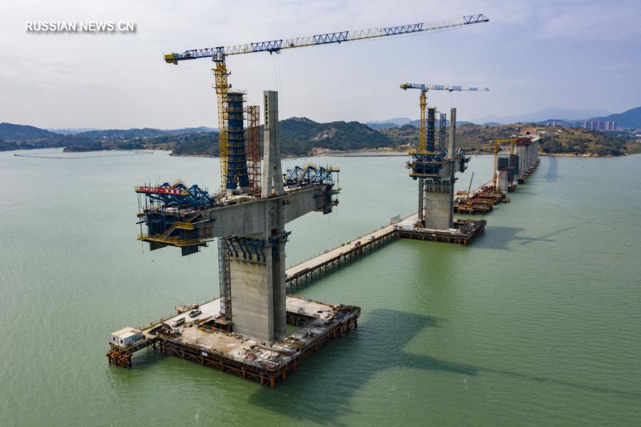 Завершено возведение опор большого моста на ВСЖД Фучжоу-Сямэнь