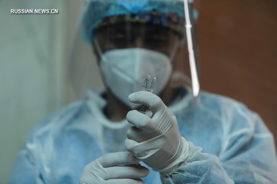 В Колумбии идет вакцинация препаратом китайской компании Sinovac Biotech