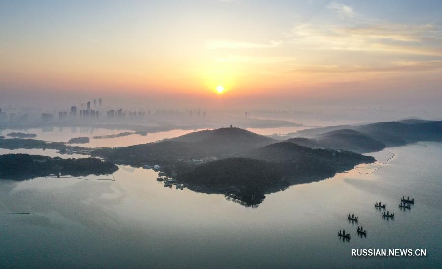 Утренние пейзажи озера Тайху