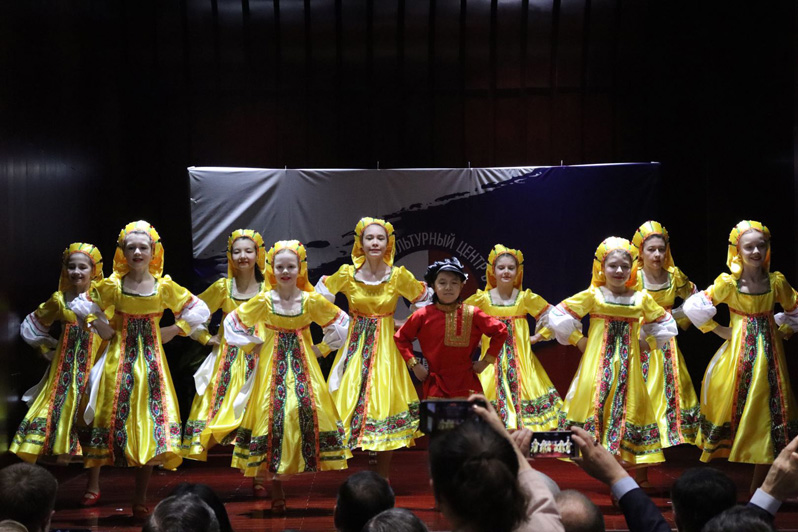 Представители дипломатических миссий России и стран СНГ вместе в Пекине отметили Масленицу и наступающий праздник весны Навруз