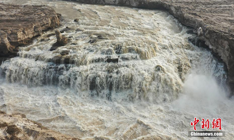 Зафиксировано самое раннее начало весеннего половодья на водопаде Хукоу за последние 20 лет