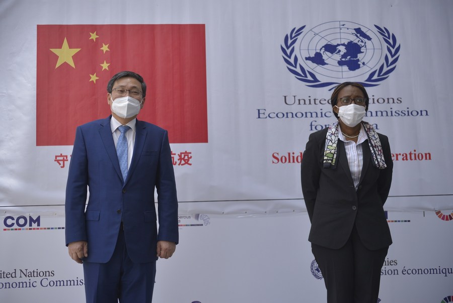 Миссия КНР в АС пожертвовала ЭКА партию противоэпидемических средств