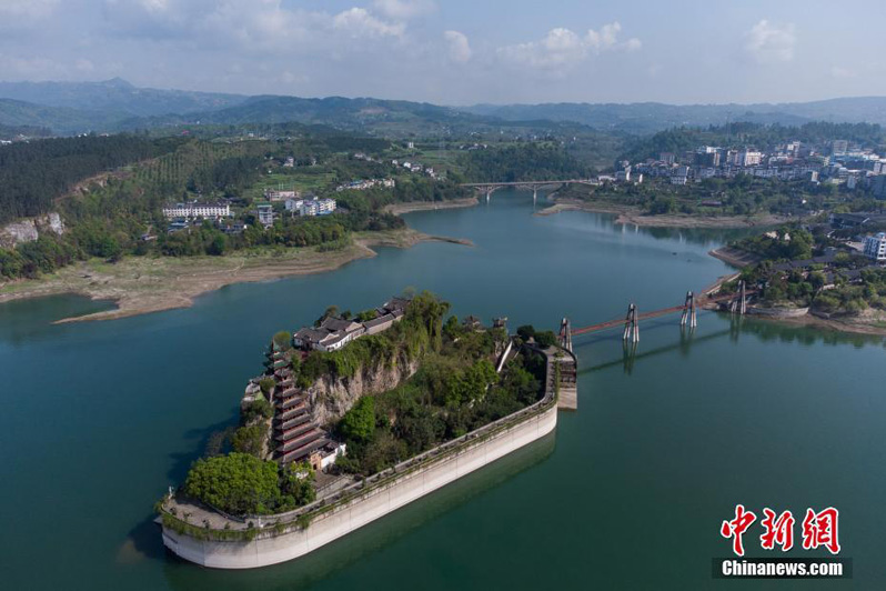 Живописная деревня на реке Янцзы