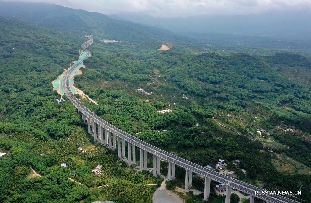 В провинции Хайнань полностью открыто движение по скоростной автомагистрали Учжишань -- Хайтан