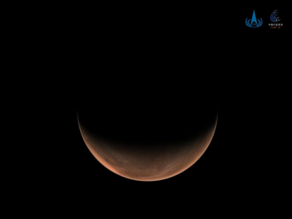 Китай опубликовал новые изображения Марса, снятые зондом "Тяньвэнь-1"