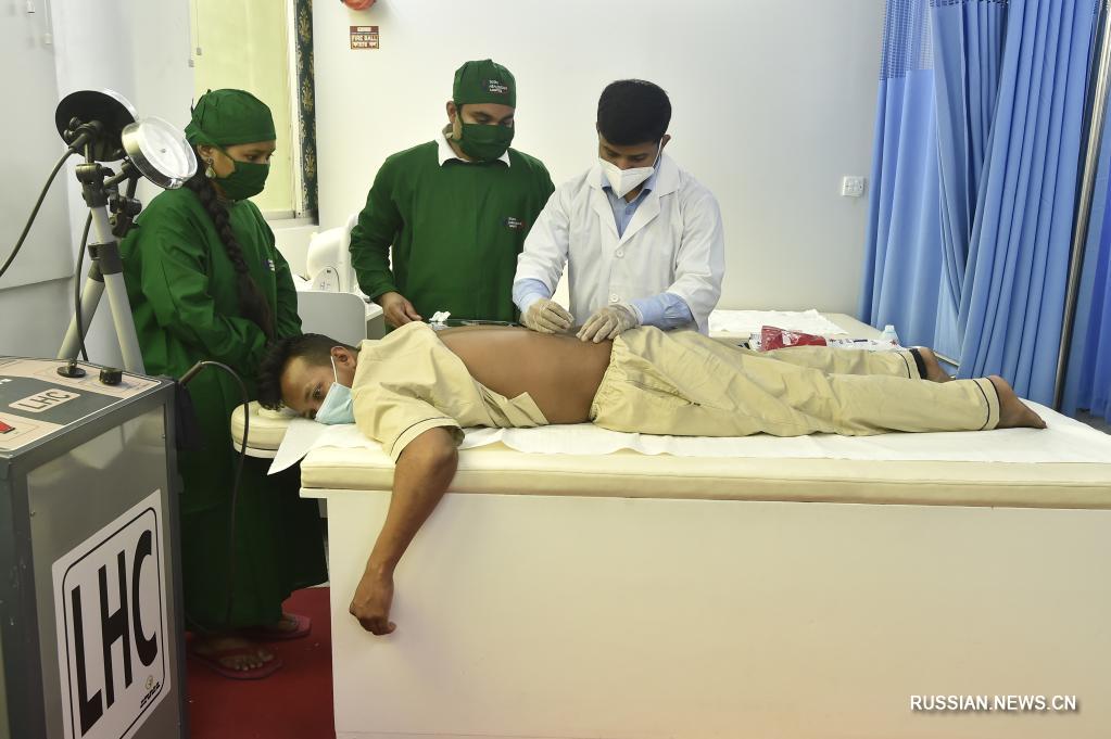 Центр традиционной китайской медицины в Бангладеш избавляет местных жителей от недугов