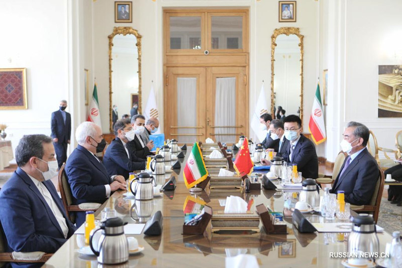 Ван И провел переговоры с главой МИД Ирана М. Дж. Зарифом