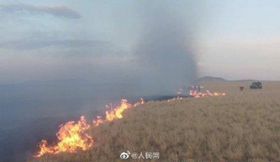 В монгольском аймаке Сухэ-Батор бушует степной пожар