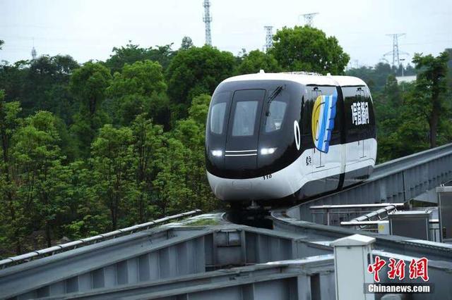 Первый в мире беспилотный воздушный поезд был представлен в Чунцине