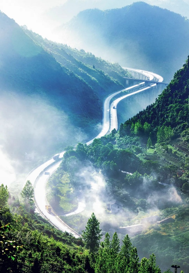 Прекрасные виды шоссе в разных местах Китая