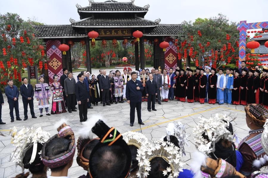 Си Цзиньпин находится с инспекцией в городе Наньнин Гуанси-Чжуанского АР