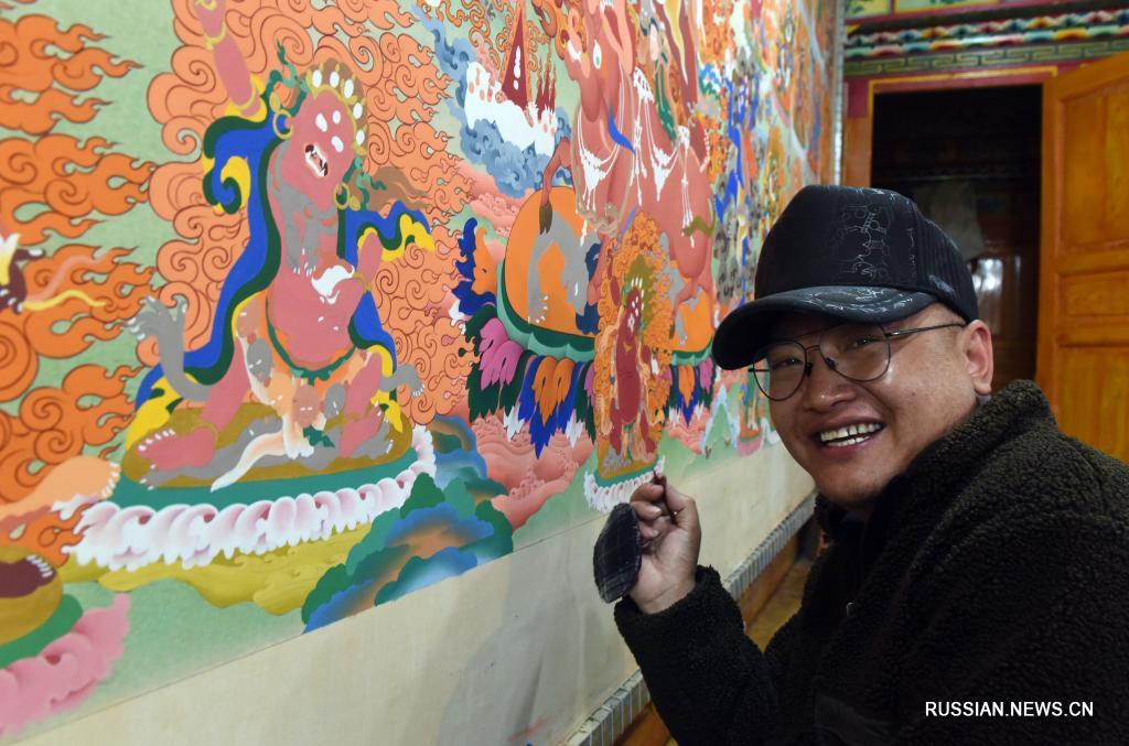 Семья художников тангка из провинции Сычуань