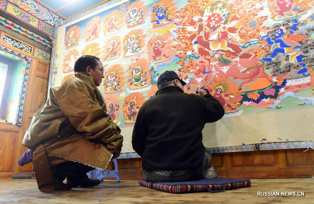 Семья художников тангка из провинции Сычуань