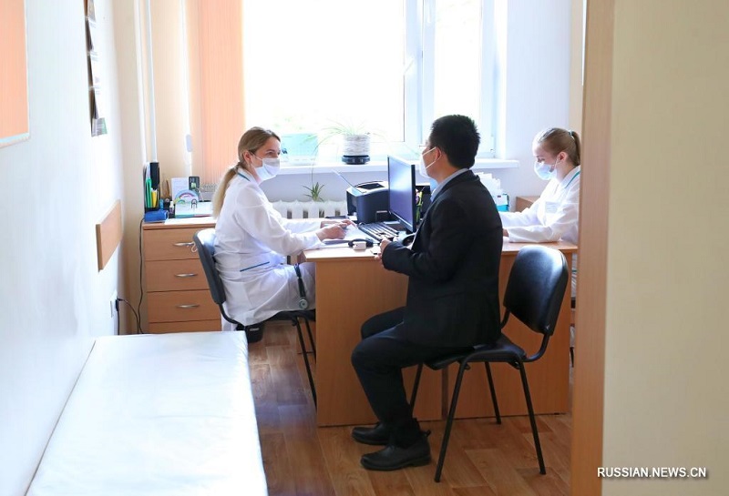 Вакцинация китайских граждан против COVID-19 началась в Беларуси