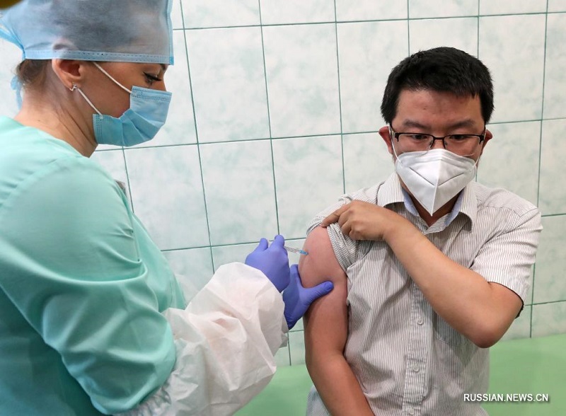 Вакцинация китайских граждан против COVID-19 началась в Беларуси