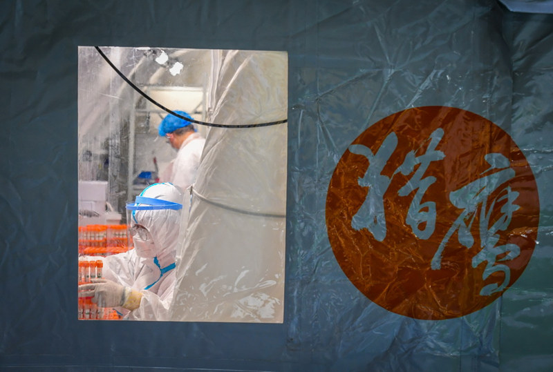 В Гуанчжоу введены в эксплуатацию передвижные лаборатории по тестированию на коронавирус