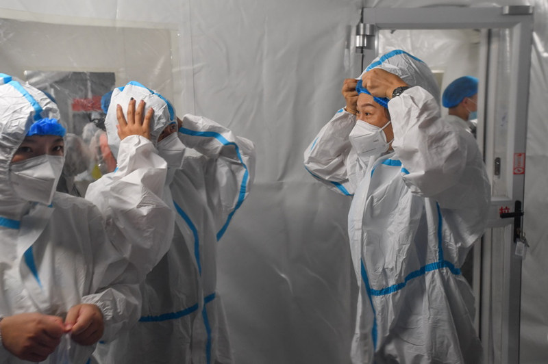 В Гуанчжоу введены в эксплуатацию передвижные лаборатории по тестированию на коронавирус