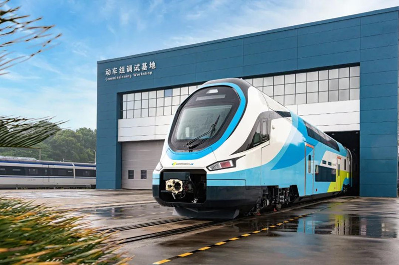 Первый экспортный двухэтажный высокоскоростной поезд в Европу сошел с конвейера в Китае