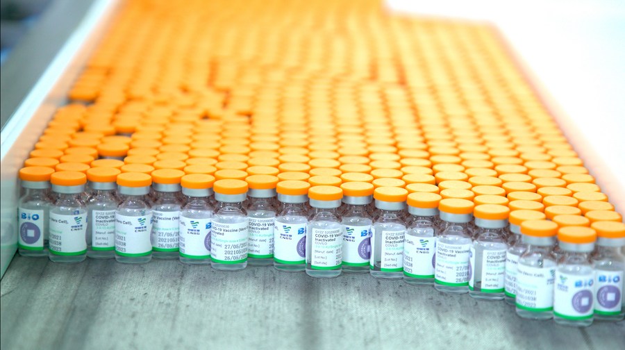 Китай осуществил поставку вакцин и комплектующих шприцев в 66 стран