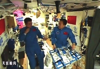 Три китайских астронавта могут питаться 120 разными блюдами на космической станции