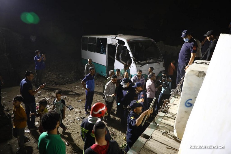 В Египте произошло столкновение поезда с автобусом