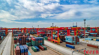 Китай занял первое место в мире по грузообороту портов