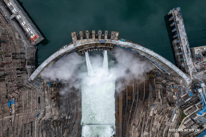 Первая партия энергоблоков на китайской ГЭС Байхэтань запущена в эксплуатацию