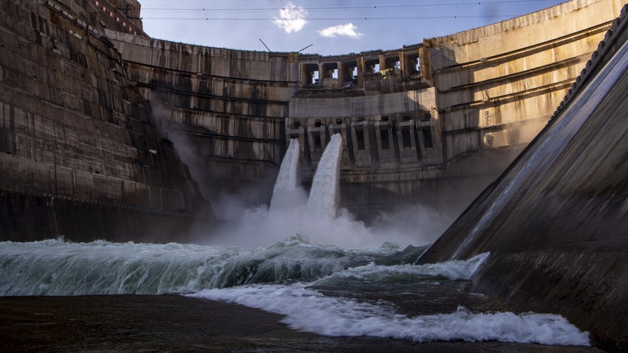 В Китае введены в эксплуатацию первые энергоблоки ГЭС Байхэтань