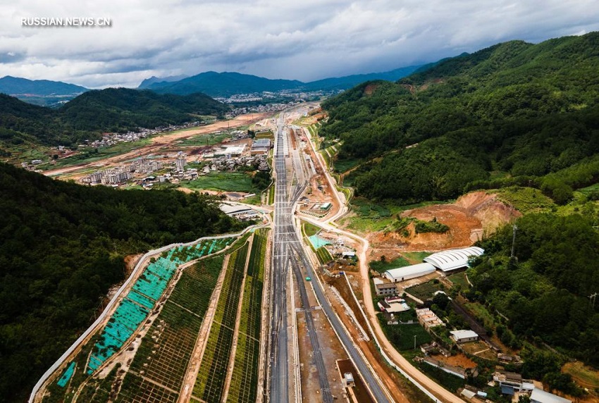 Строительство китайско-лаосской железной дороги Куньмин-Вьентьян проходит успешно