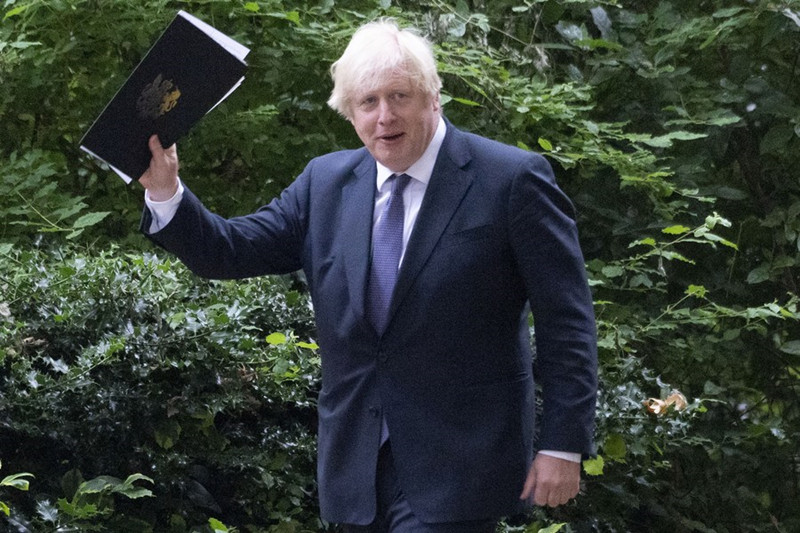 Премьер-министр и канцлер Казначейства Великобритании уйдут на самоизоляцию из-за контакта с заболевшим COVID-19