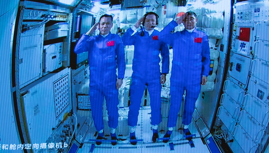 Как китайские тайконавты соблюдают личную гигиену в космосе?