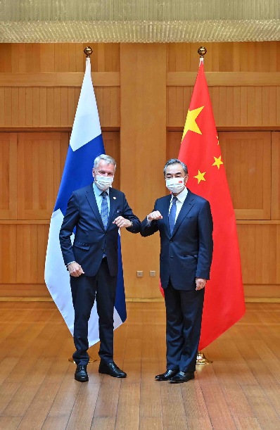 Ван И провел переговоры с министром иностранных дел Финляндии П. Хаависто