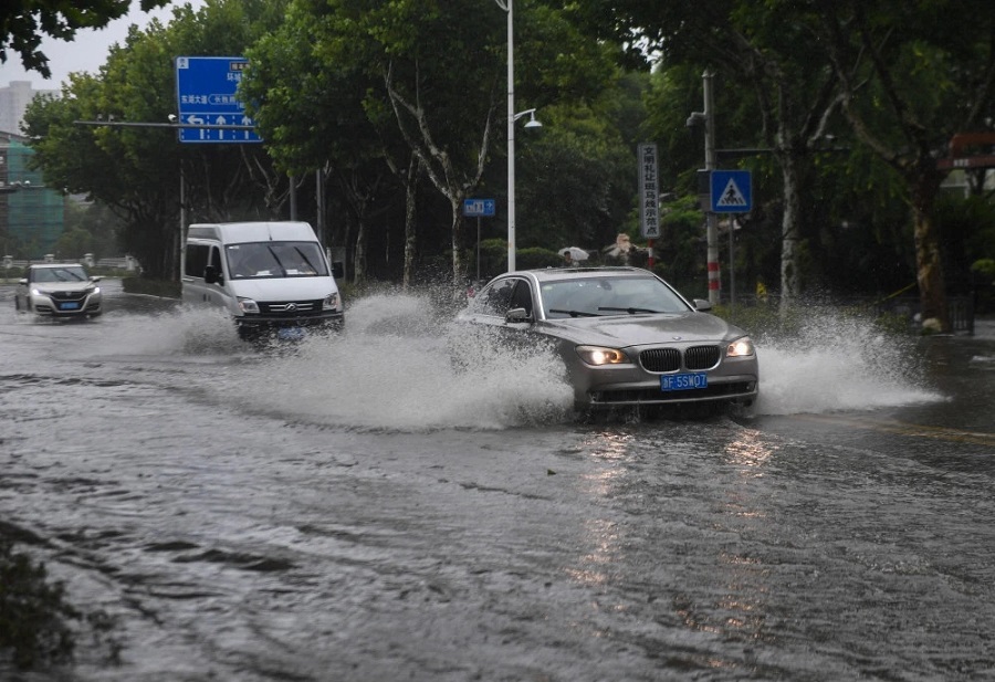 Китай запустил механизм экстренного реагирования на стихийные бедствия 4-го уровня в связи с тайфуном в пров. Чжэцзян