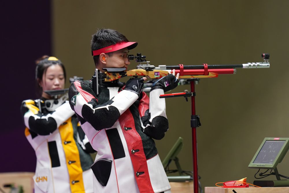 Китай победил США на Олимпиаде в стрельбе из пневматической винтовки с 10 метров в соревнованиях смешанных команд