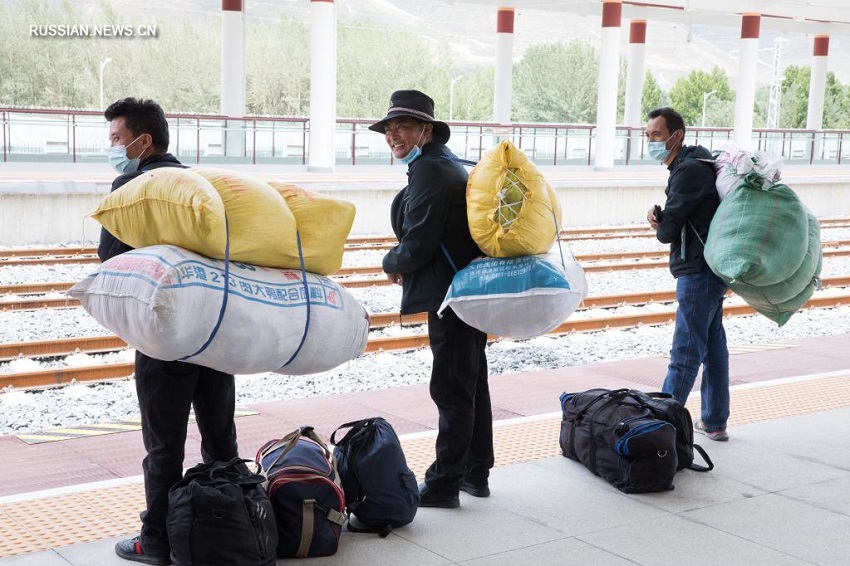 По железной дороге Лхаса-Линьчжи совершено 106 тыс. пассажирских поездок за месяц после ее ввода в эксплуатацию