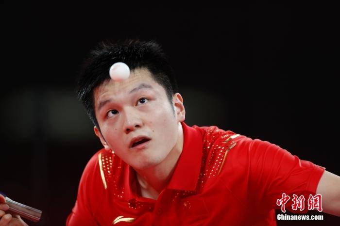 Китайцы Фань Чжэньдун и Ма Лун вышли в финал мужского одиночного разряда по настольному теннису на Олимпийских играх в Токио