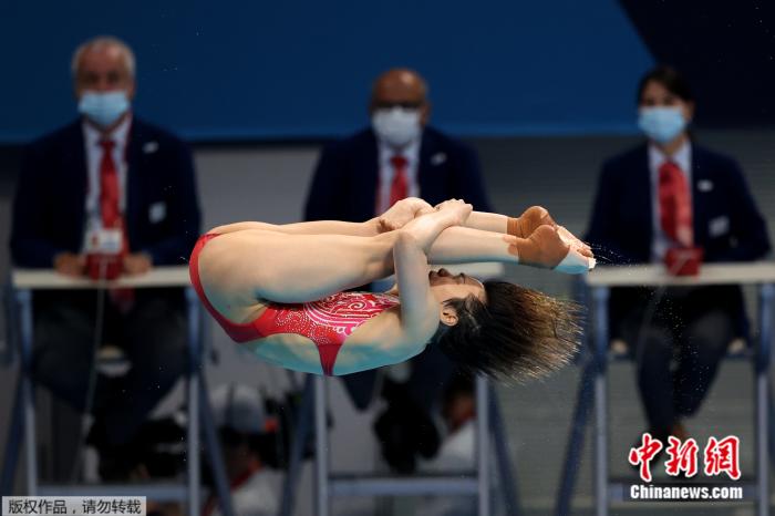 Китаянка Ши Тинмао завоевала золото в прыжках в воду с трехметрового трамплина на Олимпиаде в Токио