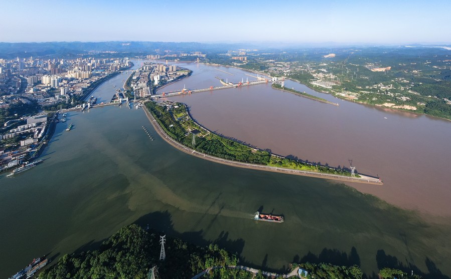 Крупная гидроэлектростанция на реке Янцзы выработала 600 млрд кВтч чистой энергии за 40 лет